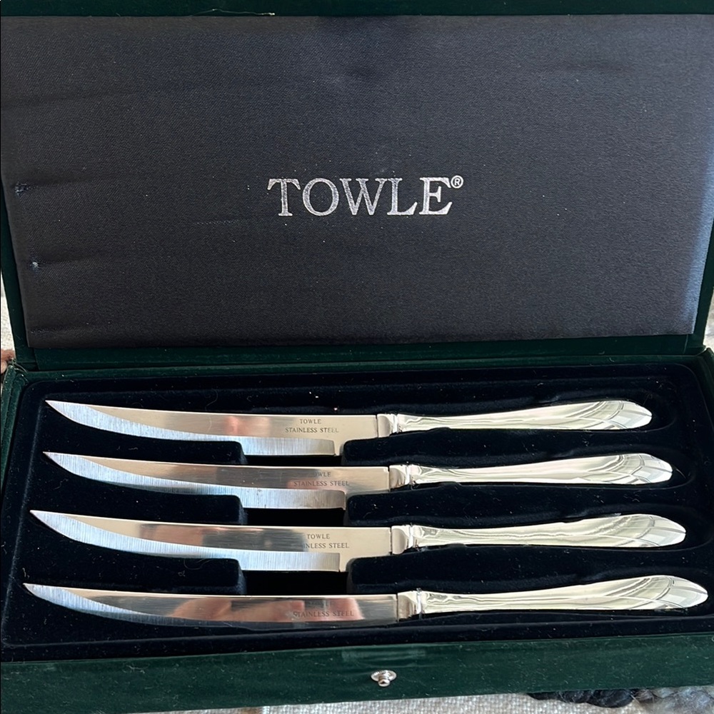Towle Stainless Steel Knife Set